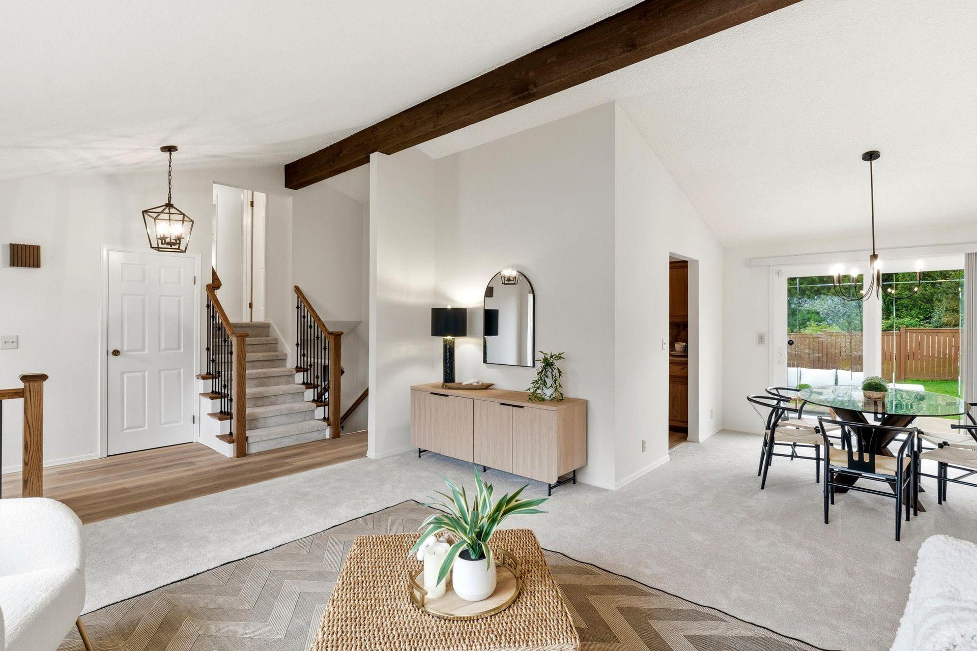 Modern Family Home with Garage in Kirkland, Washington