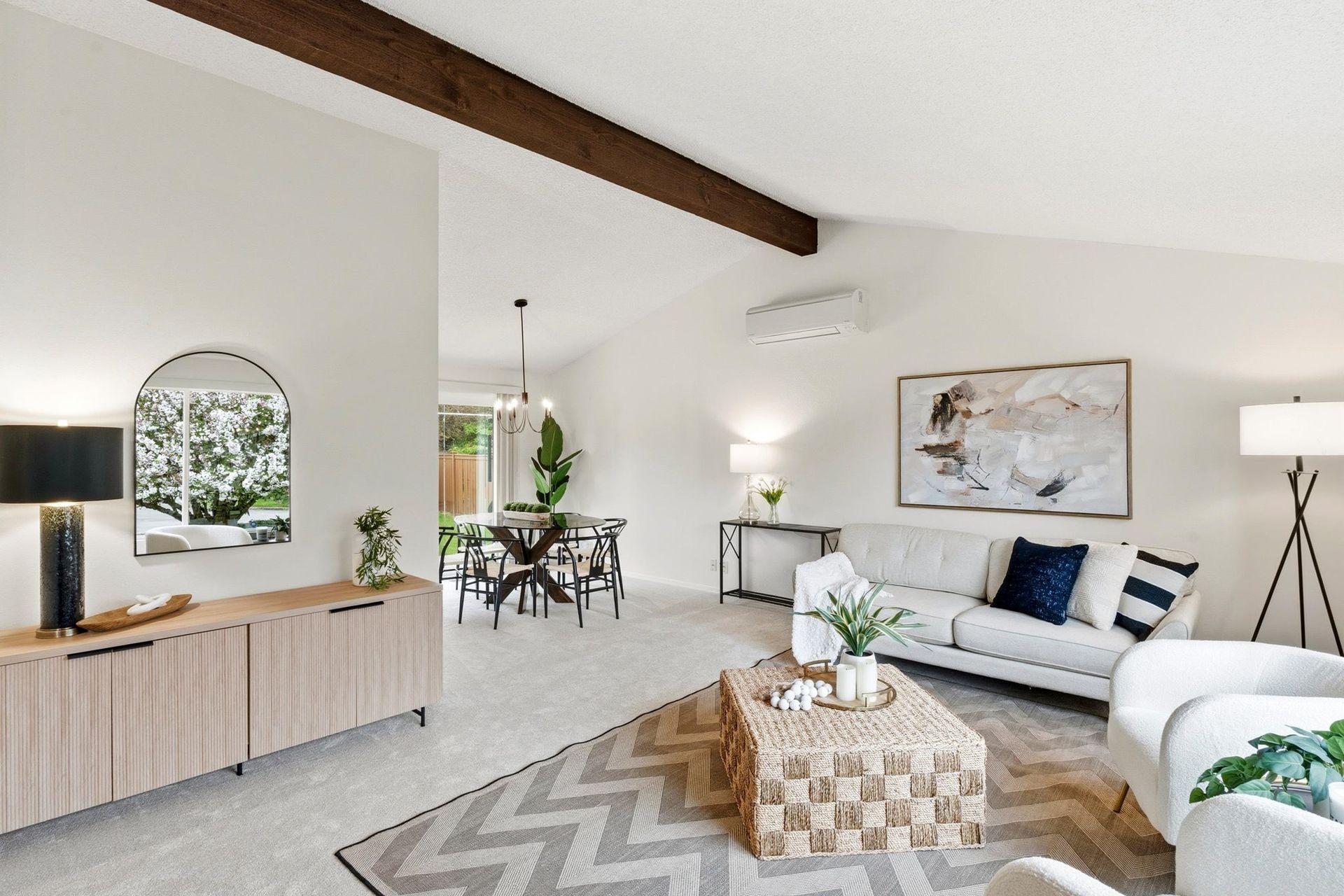 Modern Family Home with Garage in Kirkland, Washington