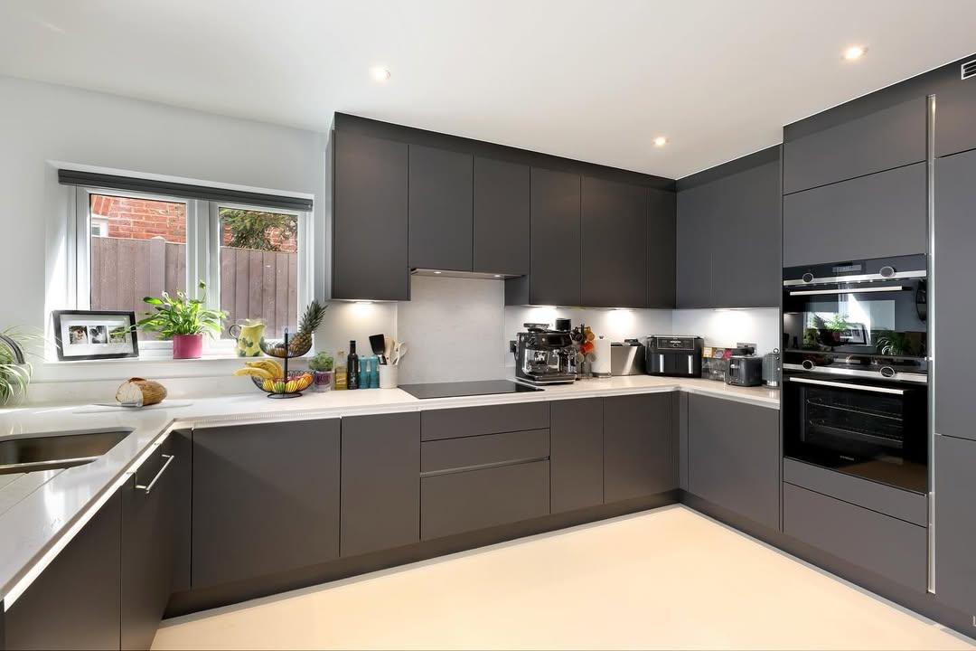 Modern Family Residence in Buckinghamshire