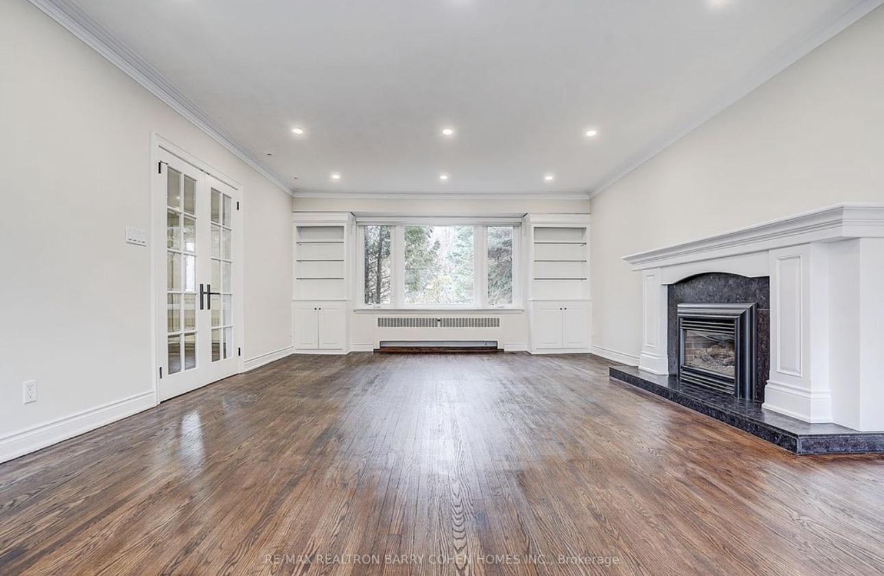 Luxury Six-Bedroom Detached Residence in Beaconsfield