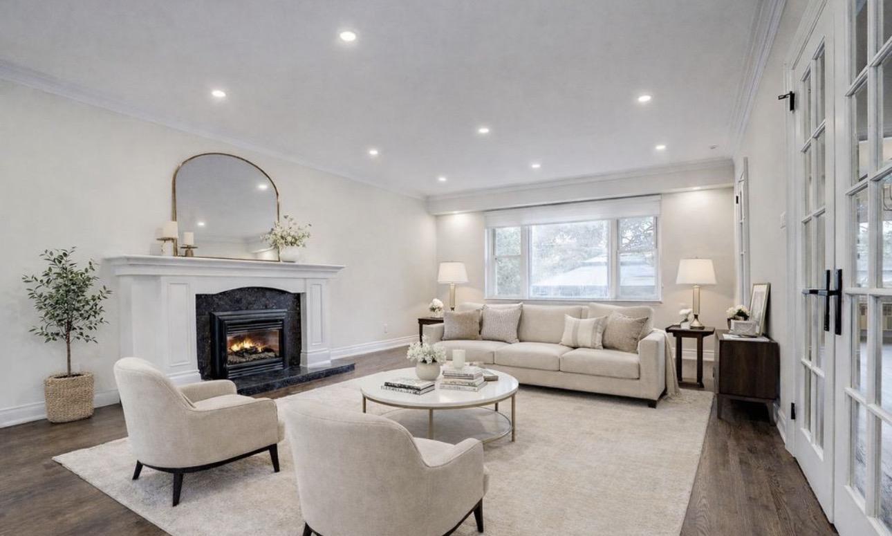Luxury Six-Bedroom Detached Residence in Beaconsfield