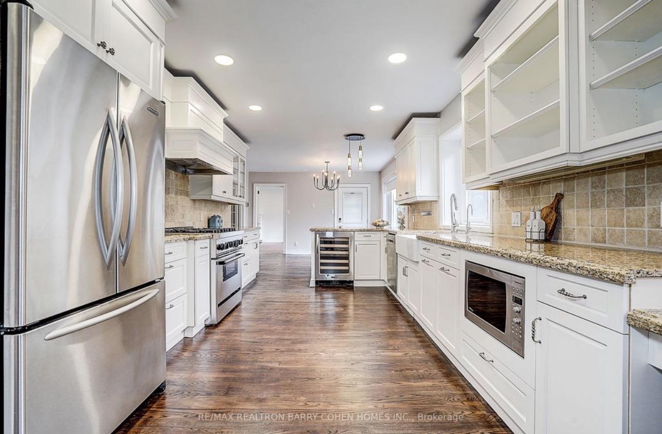 Luxury Six-Bedroom Detached Residence in Beaconsfield
