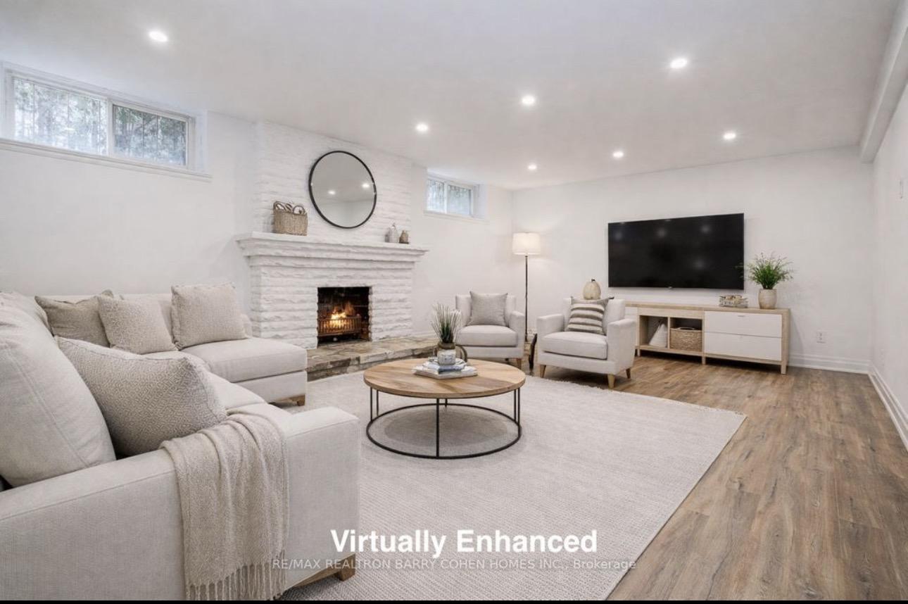 Luxury Six-Bedroom Detached Residence in Beaconsfield