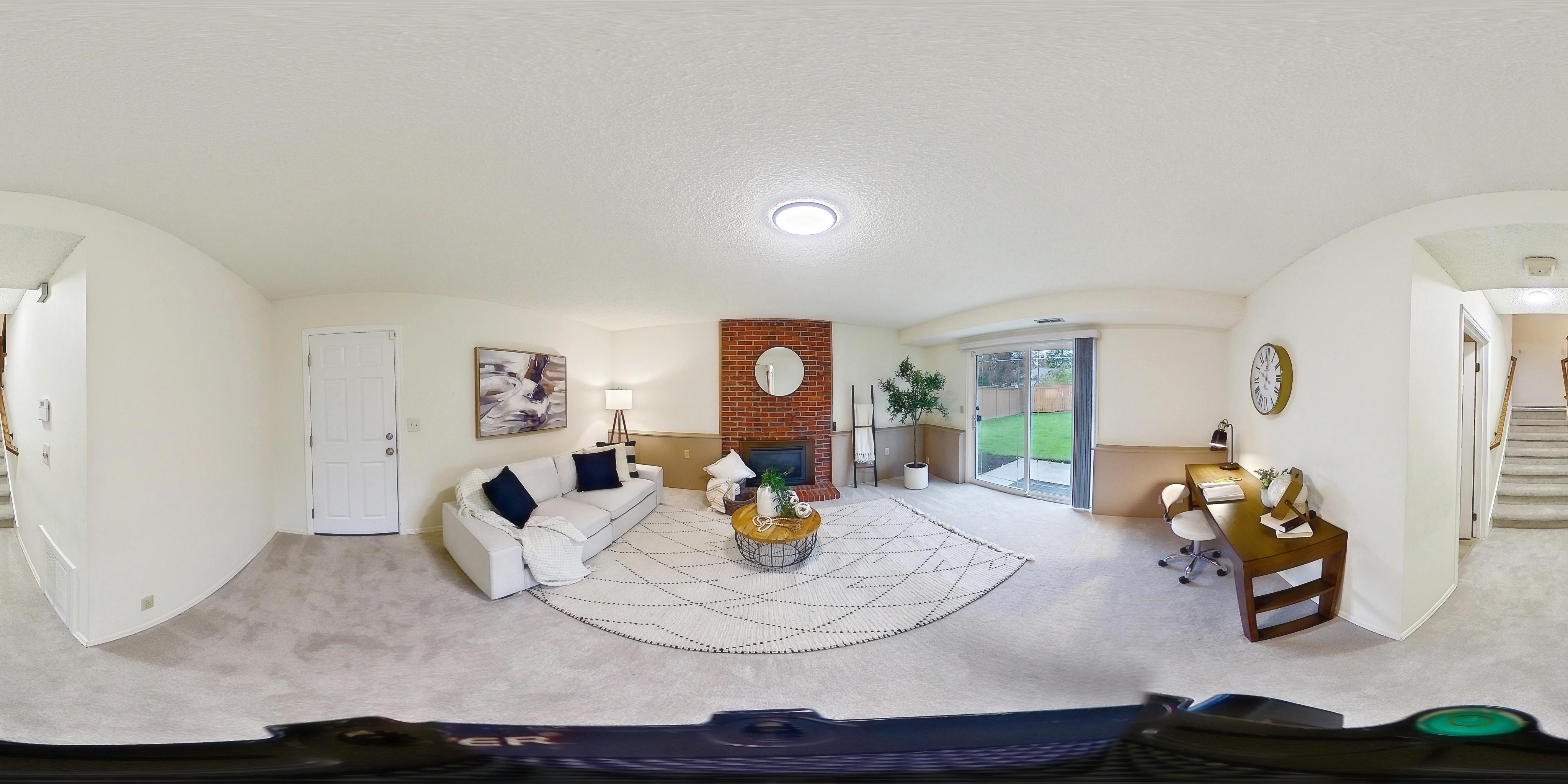 Modern Family Home with Garage in Kirkland, Washington