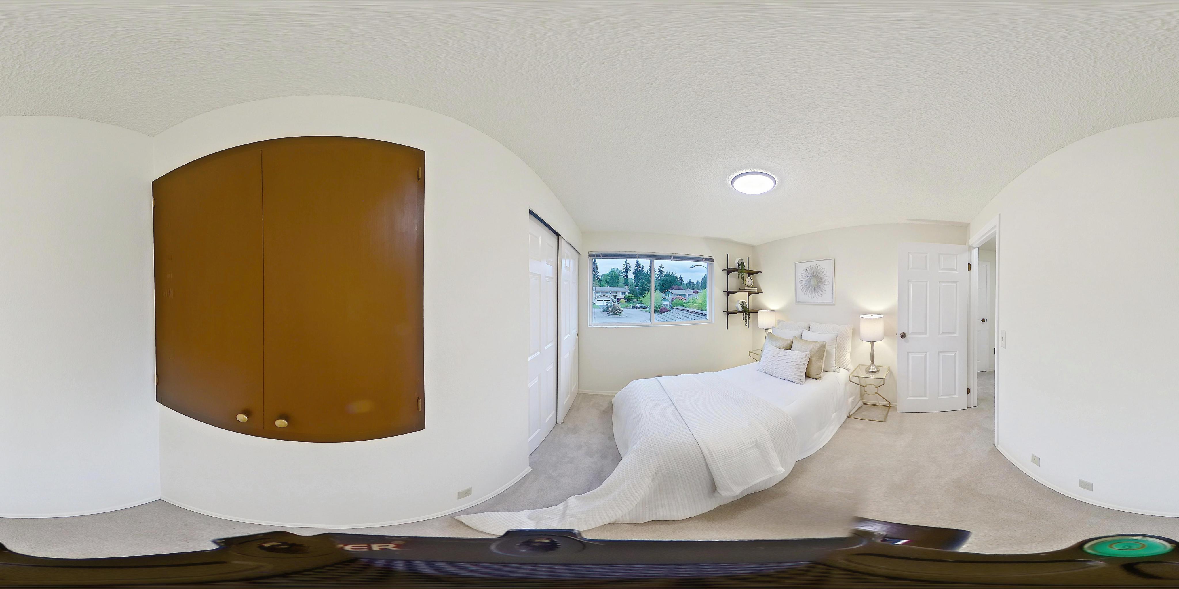 Modern Family Home with Garage in Kirkland, Washington