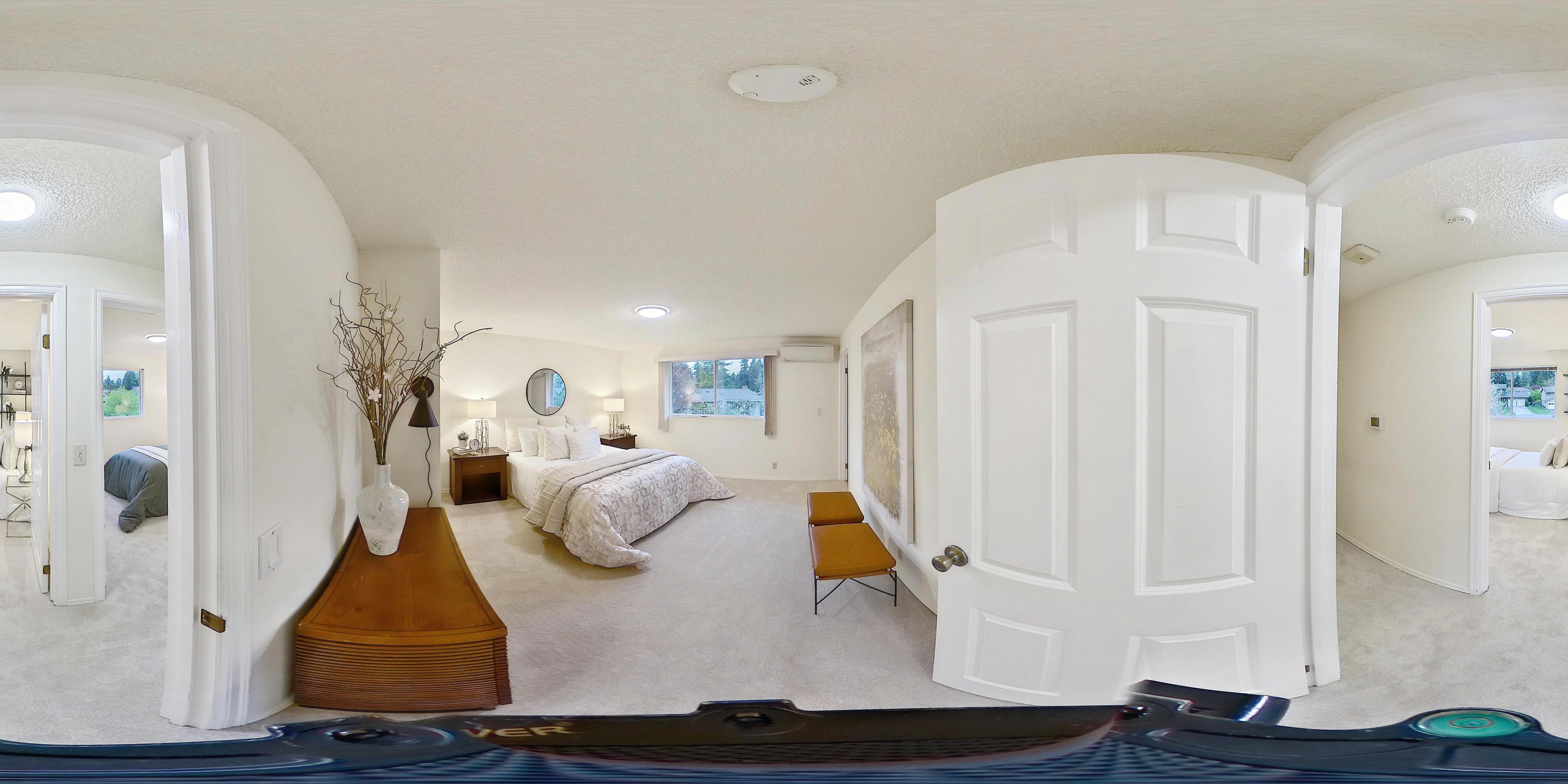 Modern Family Home with Garage in Kirkland, Washington